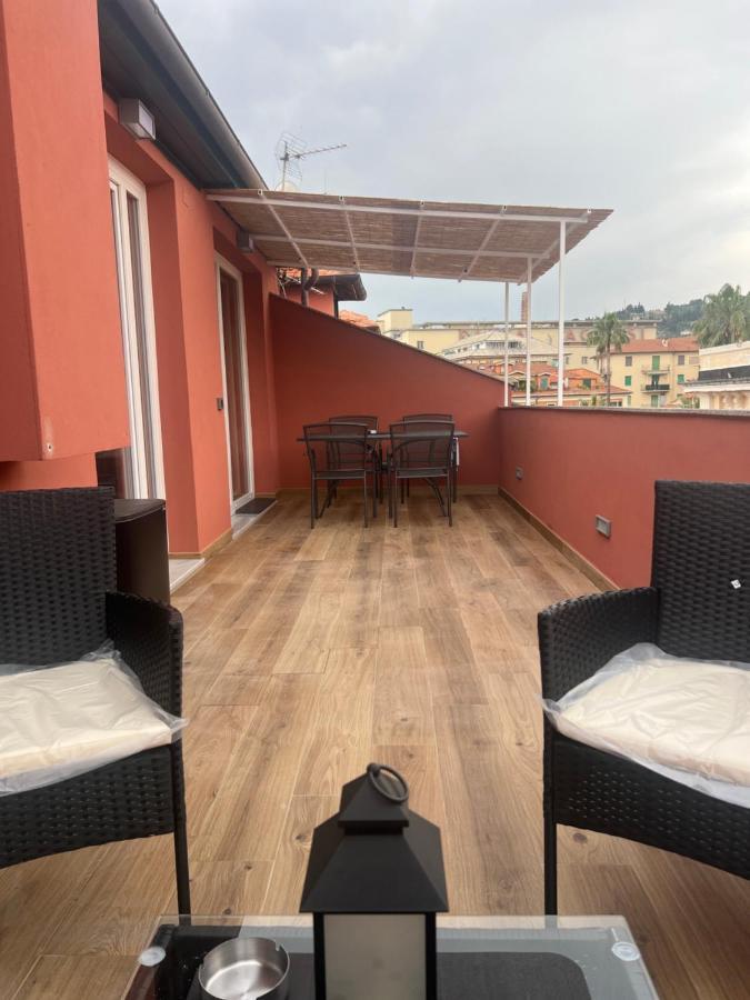 Casa Vacanza  La Rosa  Oneglia Centro Imperia Esterno foto